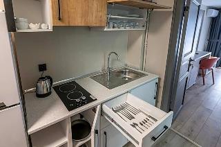 Calanthe Residence
