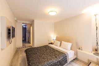 Calanthe Residence