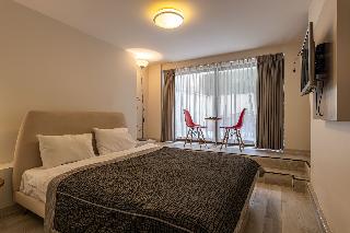 Calanthe Residence