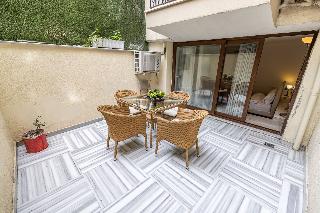 Calanthe Residence