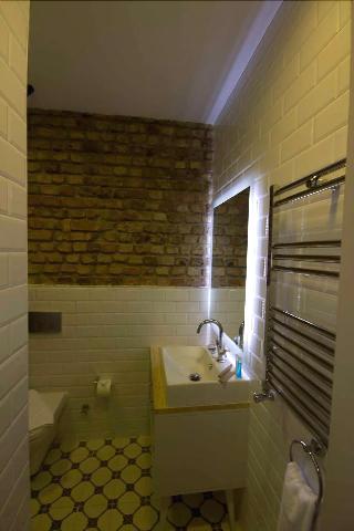 Calanthe Residence