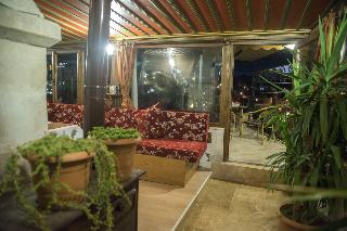 Mystic Cave House Hotel