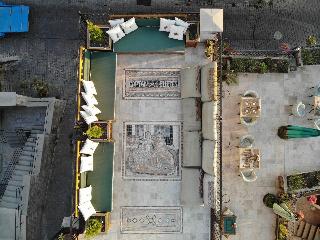 Caftan Cave Suites