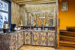 Wonder Wood Hotel