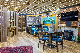 Wonder Wood Hotel