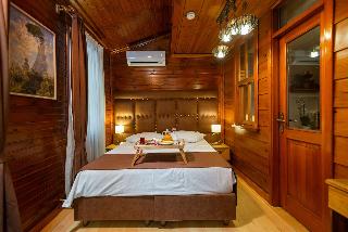 Wonder Wood Hotel