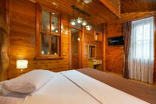 Wonder Wood Hotel