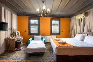 Wonder Wood Hotel