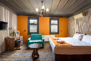 Wonder Wood Hotel