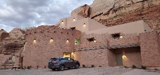 Bluff Dwellings Resort