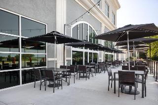 Isle Casino Hotel Waterloo- A Caesars Destination