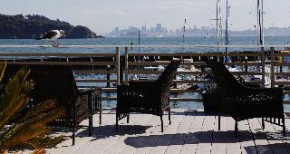 Waters Edge Hotel
