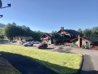 Swiss Chalets Village Inn