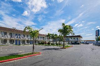 Motel 6 Lost Hills, CA