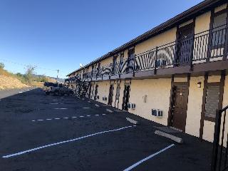 Golden Hills Motel
