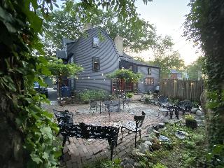 The Daniels House Bed And Breakfast