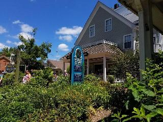Artists Colony Inn & Restaurant