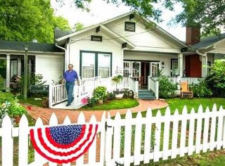The Carriage House Bed And Breakfast