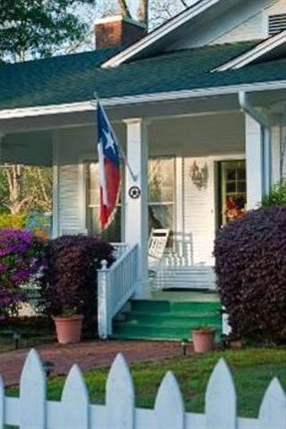 The Carriage House Bed And Breakfast