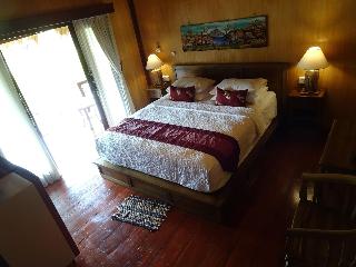 Aldi's Bungalow and Homestay