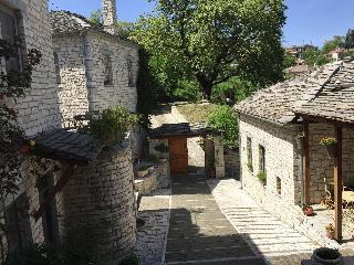 Artsistas Houses