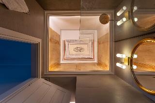Camara Suites