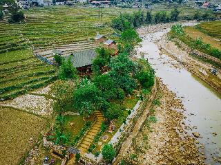 Tavan Riverside Homestay - Hostel