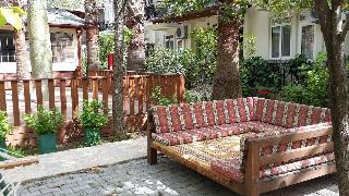 Canada Hotel & Bungalows