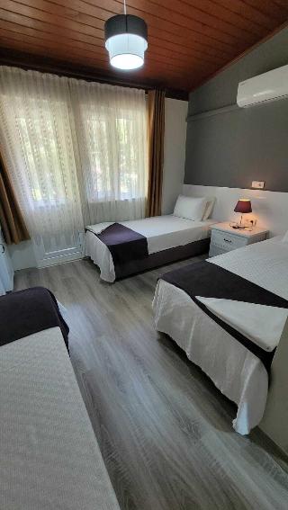 Canada Hotel & Bungalows