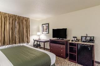Cobblestone Hotel & Suites - Hutchinson