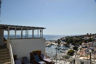 Kastro Hotel