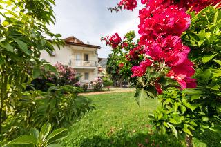 Dedeminn Garden Hotel