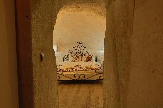 Saklı Cave House