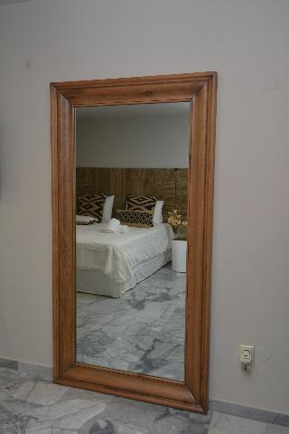 Candia Suites & Rooms