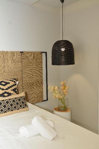 Candia Suites & Rooms
