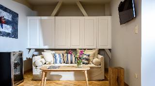 Candia Suites & Rooms