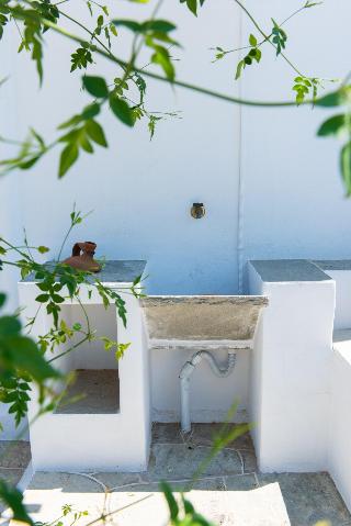 Rooms & Apartments Archontou