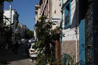 Sea House Suites