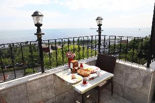 Sea House Suites