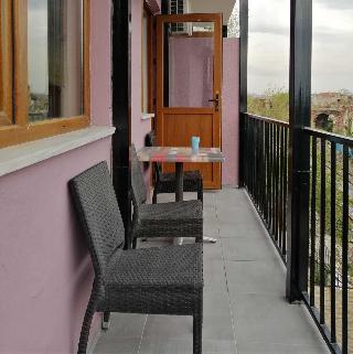 Sea House Suites