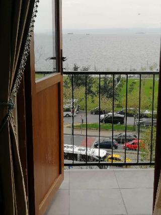 Sea House Suites
