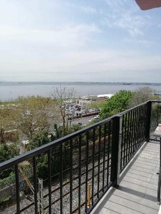 Sea House Suites