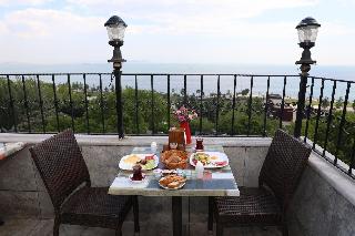 Sea House Suites