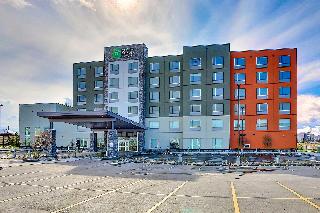 Holiday Inn Express & Suites Calgary Airport Trail