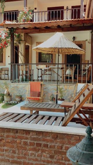 Attalos Suites Hotel