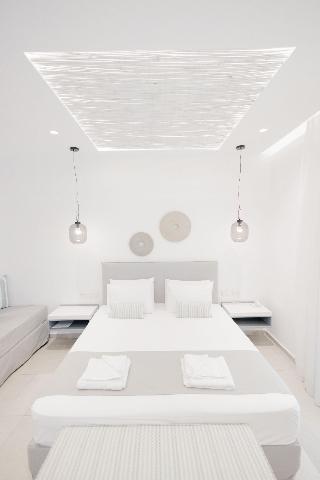 Crystal Mare Suites