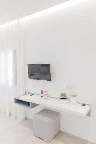 Crystal Mare Suites