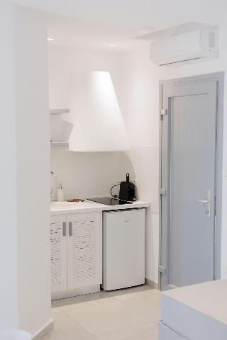 Crystal Mare Suites