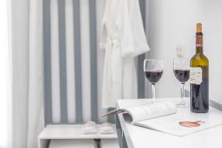 Crystal Mare Suites