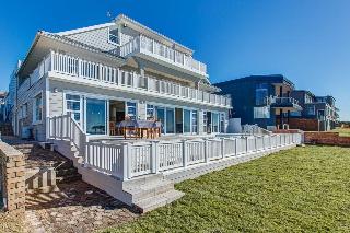 Marine Manor